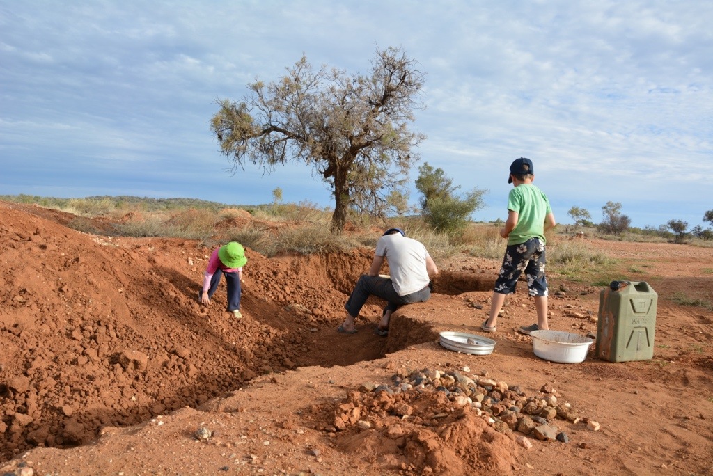 Mud Tank Zircon Fossicking » 'Are We There Yet?'